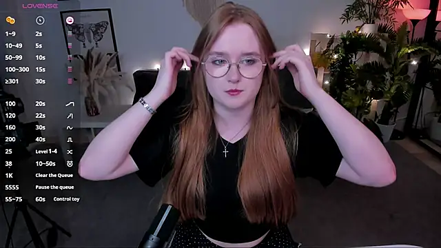 Snapshot of bonnie_wright chatting on 06-10-26, 04:08 bonnie wright online show from 06-10-26, 04:08