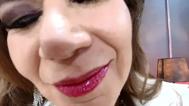 Snapshot of MelaniaKnauss chatting on 02-25-25, 08:42 MelaniaKnauss online show from 02-25-25, 08:42