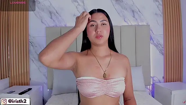 Iris Thompson  online show from 02-06-26, 03:35