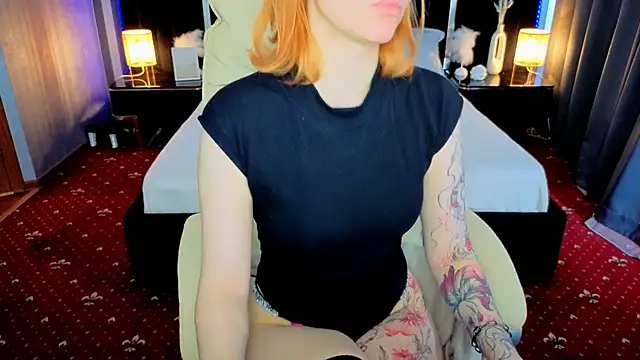 Snapshot of Sasha_Exclusive chatting on 09-14-25, 01:11 Sasha Exclusive online show from 09-14-25, 01:11