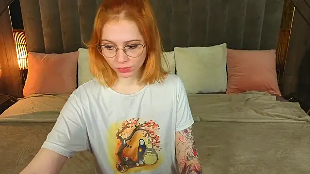 Snapshot of Sasha_Exclusive chatting on 09-13-25, 06:13 Sasha Exclusive online show from 09-13-25, 06:13