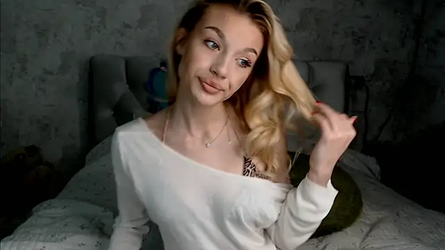 Ella Milla online show from 06-05-26, 02:12
