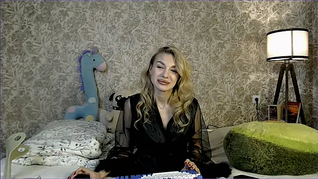 Ella Milla online show from 09-18-25, 11:24