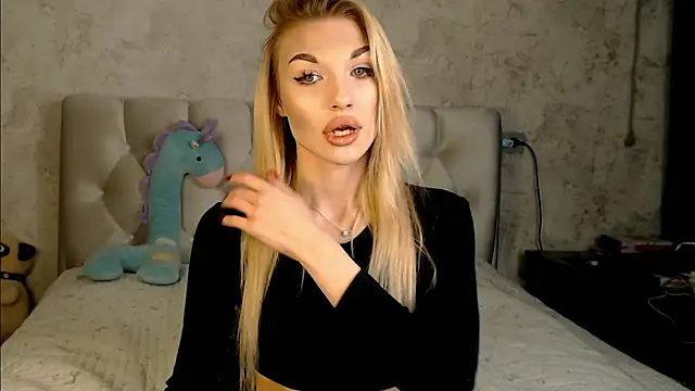 Ella Milla online show from 02-28-26, 01:33