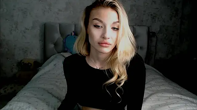 Ella Milla online show from 05-11-26, 04:04