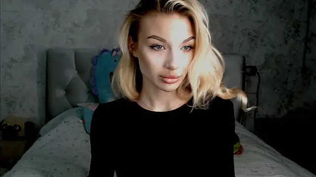 Ella Milla online show from 05-11-26, 01:45