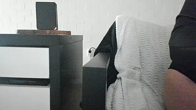 MendiPetite online show from 03-14-26, 10:16