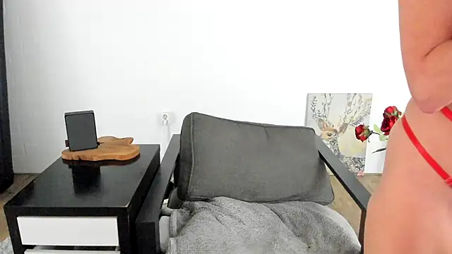 MendiPetite online show from 10-29-25, 08:08