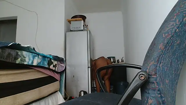 Hugetittiesxx2 online show from 04-17-26, 03:42