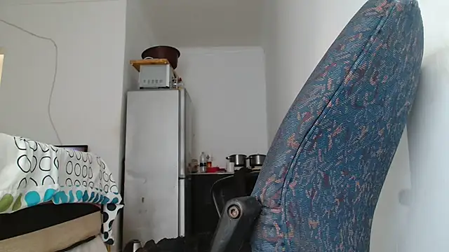 Hugetittiesxx2 online show from 04-05-26, 05:47