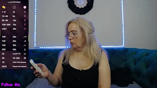 IvanaCharm online show from 11-21-25, 04:44