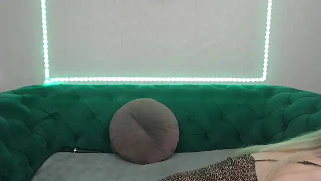 Snapshot of IvanaCharm chatting on 02-28-26, 04:34 IvanaCharm online show from 02-28-26, 04:34