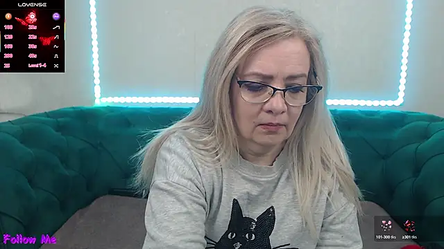 Snapshot of IvanaCharm chatting on 04-25-26, 03:42 IvanaCharm online show from 04-25-26, 03:42