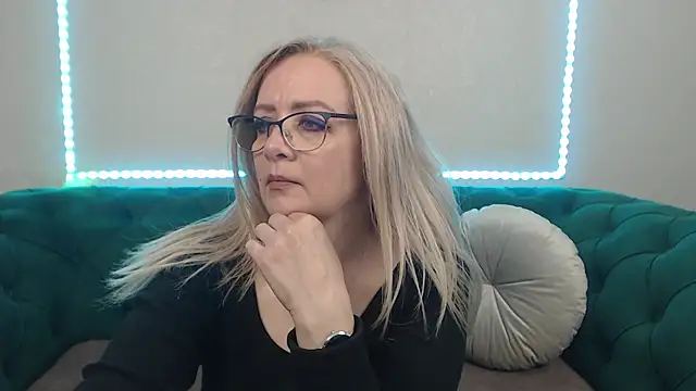 Snapshot of IvanaCharm chatting on 04-23-26, 03:46 IvanaCharm online show from 04-23-26, 03:46