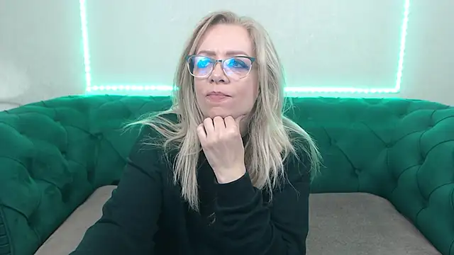 IvanaCharm online show from 03-26-26, 04:22