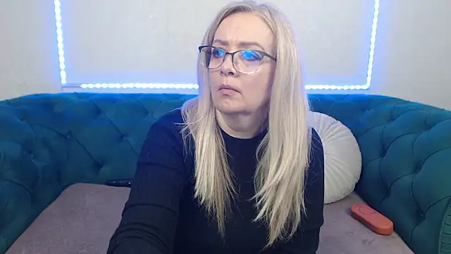 Snapshot of IvanaCharm chatting on 05-06-26, 03:32 IvanaCharm online show from 05-06-26, 03:32
