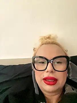 luna 14 online show from 10-18-25, 10:39