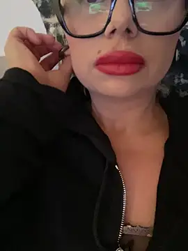 luna 14 online show from 10-14-25, 06:58