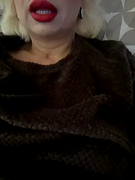 luna 14 online show from 10-27-25, 10:49