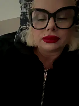 luna 14 online show from 10-16-25, 10:23