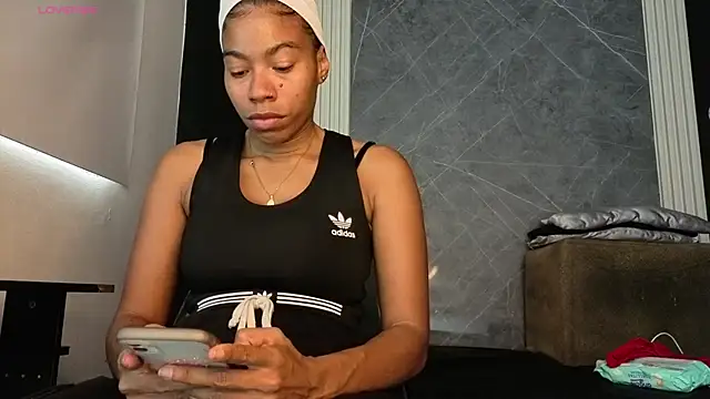 YummyDuooo online show from 11-28-25, 04:40