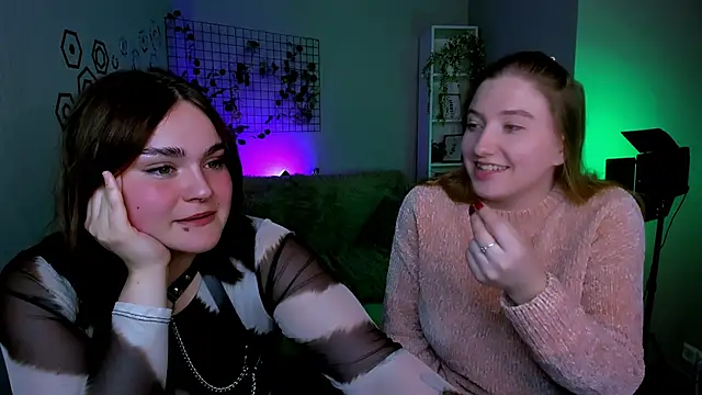 Snapshot of daisy_candy chatting on 10-12-25, 07:59 daisy candy online show from 10-12-25, 07:59