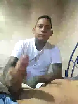 Snapshot of geroAguilar chatting on 02-05-25, 02:48 geroAguilar online show from 02-05-25, 02:48