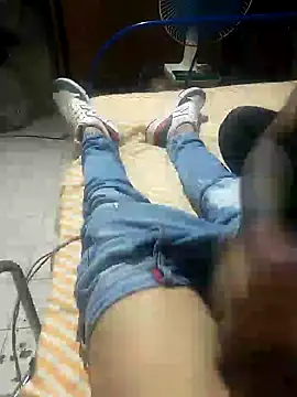 Snapshot of geroAguilar chatting on 02-10-25, 02:59 geroAguilar online show from 02-10-25, 02:59