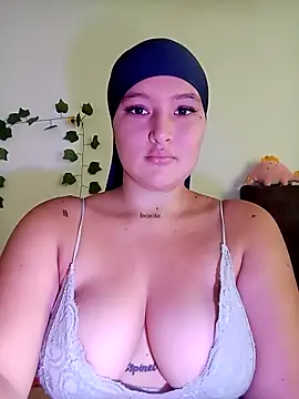 Snapshot of Celeste_camila18 chatting on 10-16-25, 03:31 Celeste camila18 online show from 10-16-25, 03:31