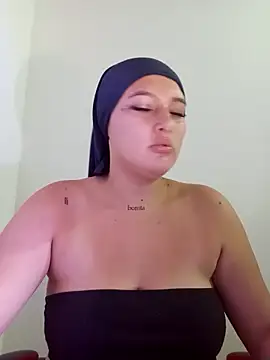 Snapshot of Celeste_camila18 chatting on 09-19-25, 12:20 Celeste camila18 online show from 09-19-25, 12:20