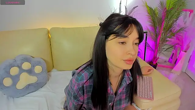 Miss Elia online show from 04-04-26, 12:34