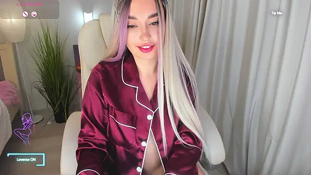 Miss Elia online show from 02-09-25, 01:33