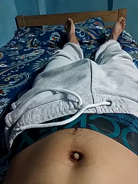 Snapshot of funnguy25 chatting on 10-25-25, 04:33 funnguy25 online show from 10-25-25, 04:33