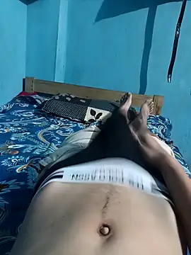 Snapshot of funnguy25 chatting on 09-14-25, 10:04 funnguy25 online show from 09-14-25, 10:04