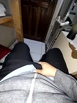 Whiper2024 online show from 11-24-25, 06:19