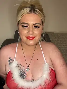 Snapshot of Blondiee3088 chatting on 12-22-24, 07:21 Blondiee3088 online show from 12-22-24, 07:21