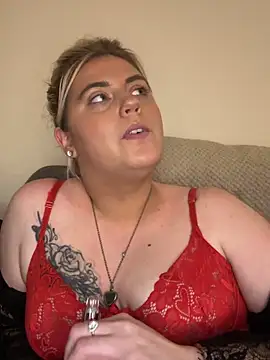 Snapshot of Blondiee3088 chatting on 01-22-25, 04:33 Blondiee3088 online show from 01-22-25, 04:33