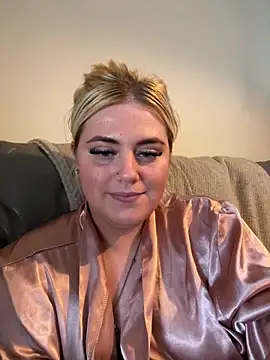 Snapshot of Blondiee3088 chatting on 03-20-25, 01:59 Blondiee3088 online show from 03-20-25, 01:59