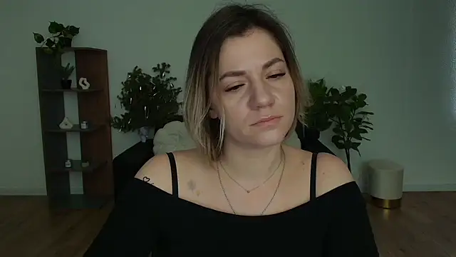 Snapshot of MariaSttone chatting on 02-04-25, 10:32 MariaSttone online show from 02-04-25, 10:32