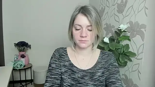 Snapshot of MariaSttone chatting on 03-18-25, 09:32 MariaSttone online show from 03-18-25, 09:32