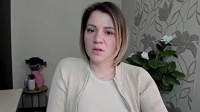 Snapshot of MariaSttone chatting on 02-28-25, 01:25 MariaSttone online show from 02-28-25, 01:25