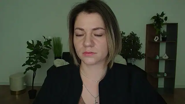 Snapshot of MariaSttone chatting on 02-17-25, 09:24 MariaSttone online show from 02-17-25, 09:24