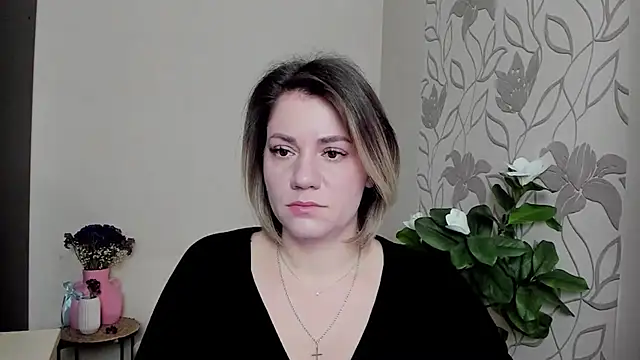 Snapshot of MariaSttone chatting on 02-22-25, 11:24 MariaSttone online show from 02-22-25, 11:24
