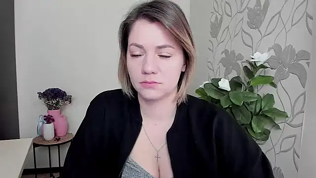 Snapshot of MariaSttone chatting on 02-26-25, 09:01 MariaSttone online show from 02-26-25, 09:01