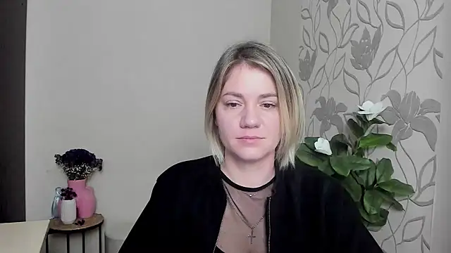 Snapshot of MariaSttone chatting on 03-10-25, 09:12 MariaSttone online show from 03-10-25, 09:12