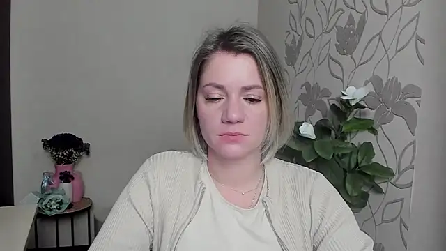 Snapshot of MariaSttone chatting on 03-17-25, 10:19 MariaSttone online show from 03-17-25, 10:19