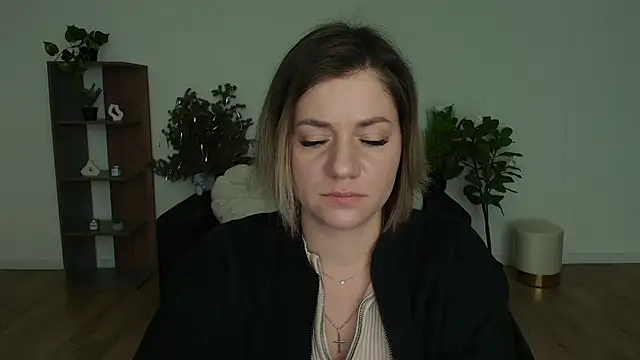 Snapshot of MariaSttone chatting on 02-06-25, 06:13 MariaSttone online show from 02-06-25, 06:13