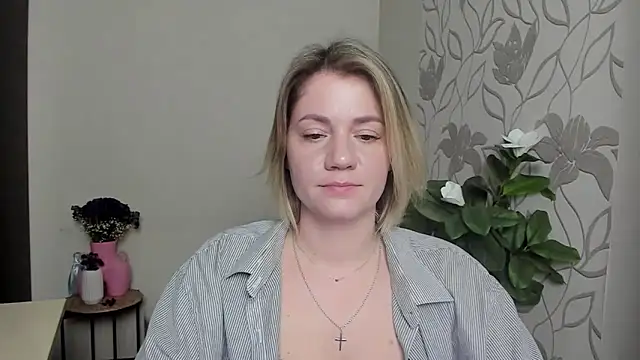 Snapshot of MariaSttone chatting on 03-11-25, 05:57 MariaSttone online show from 03-11-25, 05:57