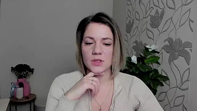 Snapshot of MariaSttone chatting on 02-18-25, 02:06 MariaSttone online show from 02-18-25, 02:06