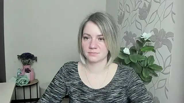 Snapshot of MariaSttone chatting on 03-18-25, 06:17 MariaSttone online show from 03-18-25, 06:17